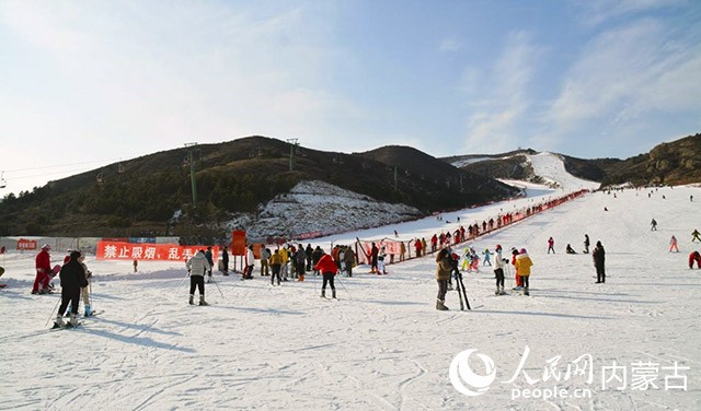 呼和浩特太伟滑雪场。呼和浩特市文化旅游广电局供图